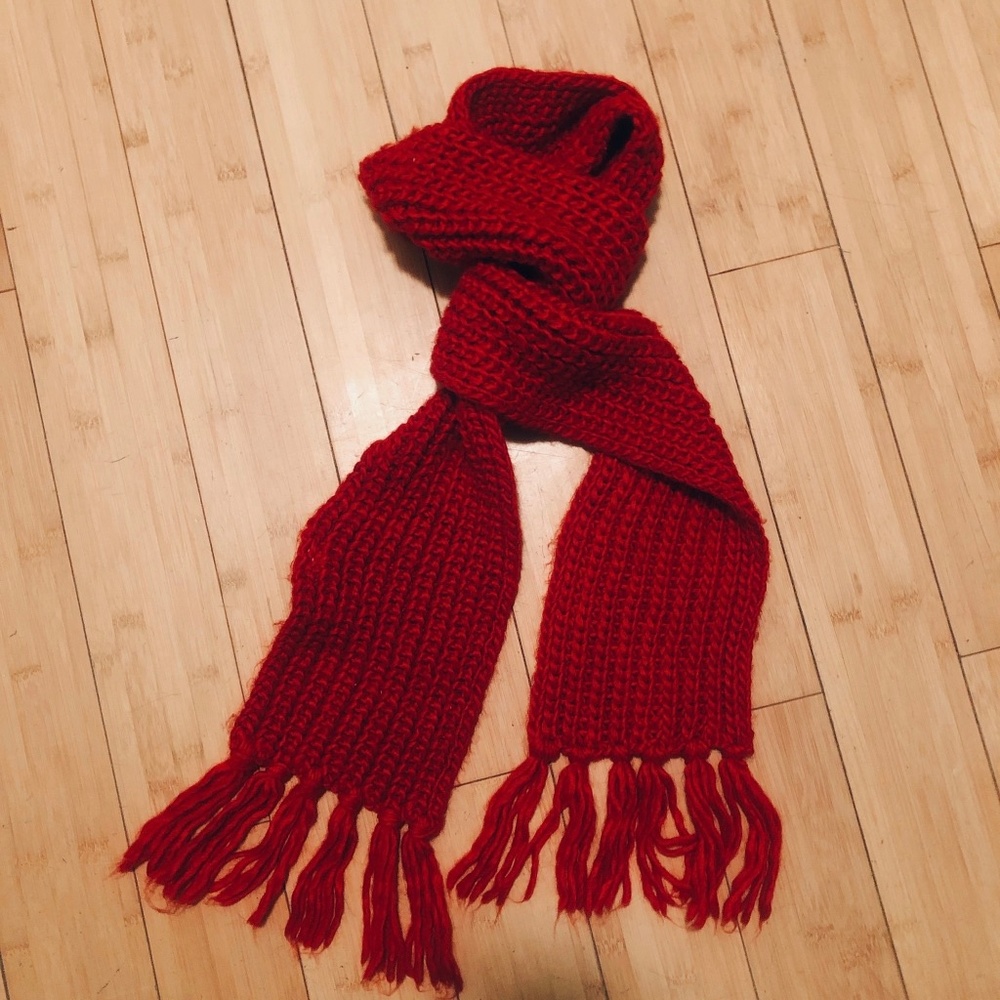 Zara knitted red scarf